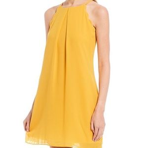 I N San Francisco Scalloped Shift Dress